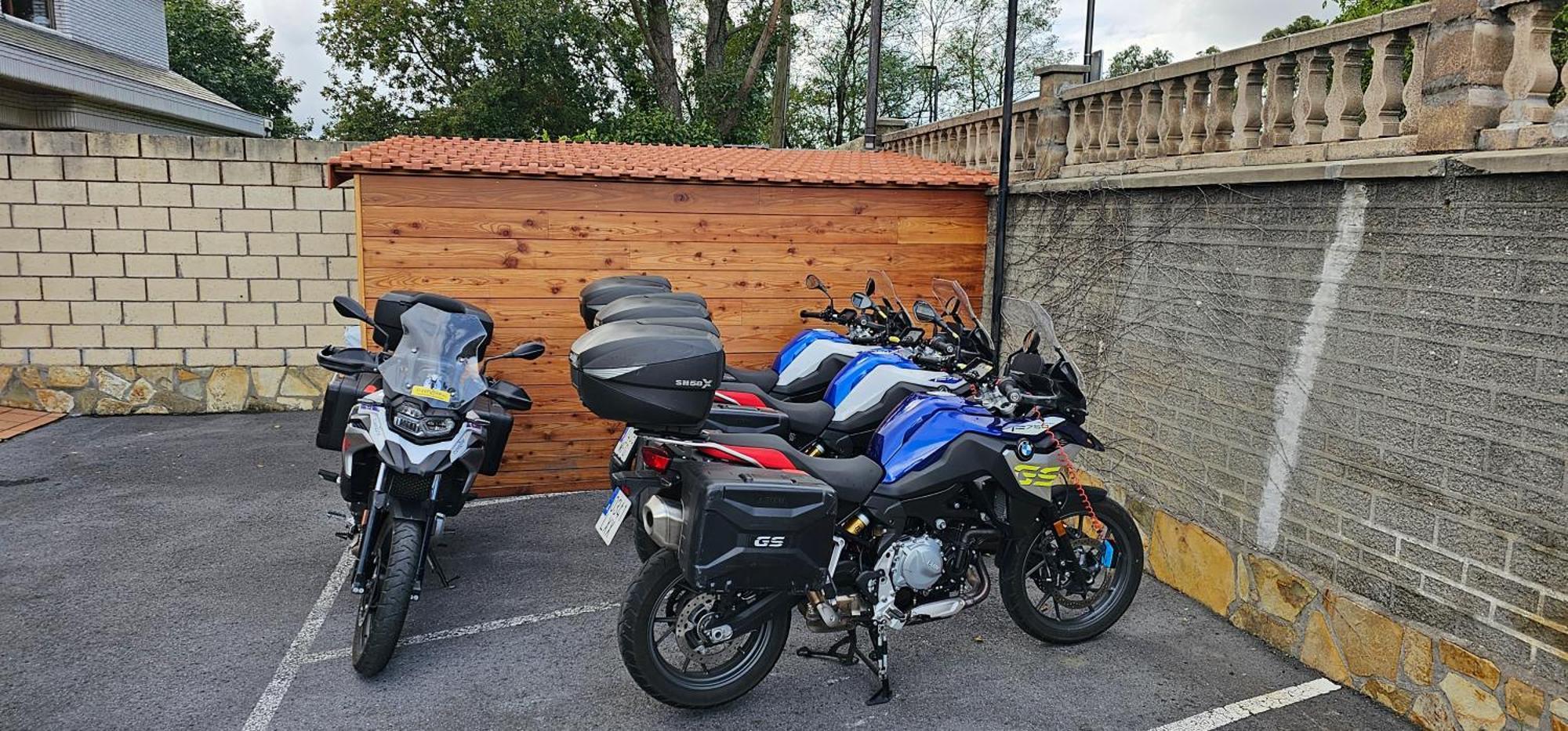 Hotel Artxanda Bilbao, Parking Gratuito En El Exterior Junto Al Hotel (Adults Only) Ngoại thất bức ảnh