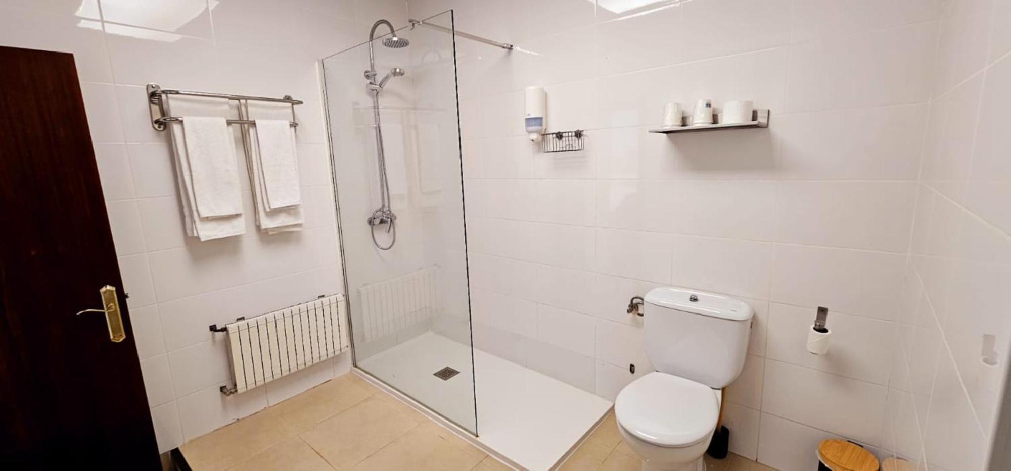 Hotel Artxanda Bilbao, Parking Gratuito En El Exterior Junto Al Hotel (Adults Only) Ngoại thất bức ảnh