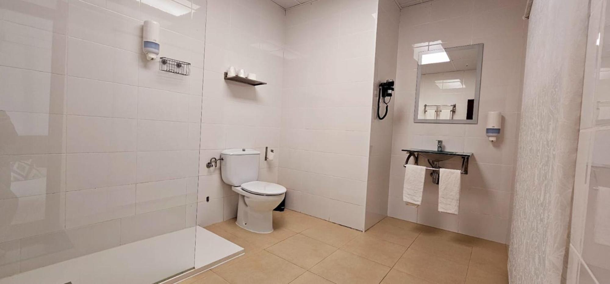Hotel Artxanda Bilbao, Parking Gratuito En El Exterior Junto Al Hotel (Adults Only) Ngoại thất bức ảnh